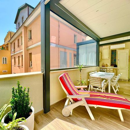 Pescara Centro Silenzioso E Confortevole Con Terrazzo Bioclimatico A 2 Minuti Dal Mare Bagian luar foto